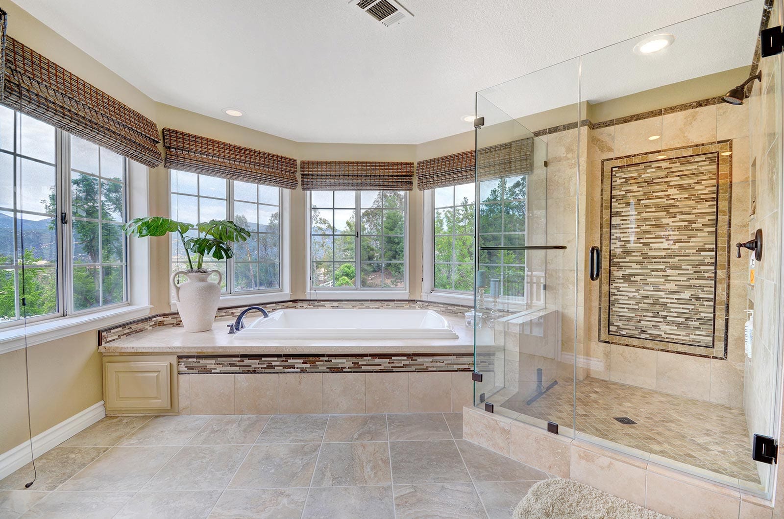 Bathroom interior Decor | Real Estate Photography | Real Estate Photographer | Photography For Real Estate
