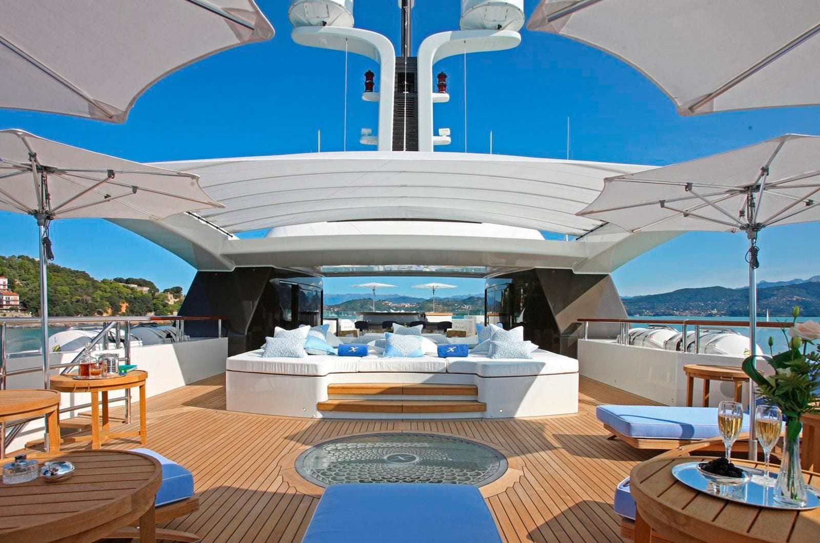 mega yacht virtual tour